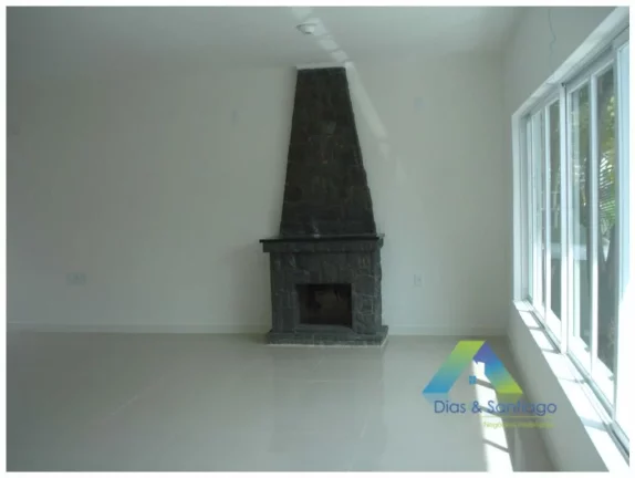Imagem Rudge Ramos Linda casa 300 metros, 3 dormitórios, Edícula, 4 vagas com excelente localização e valor !!!
