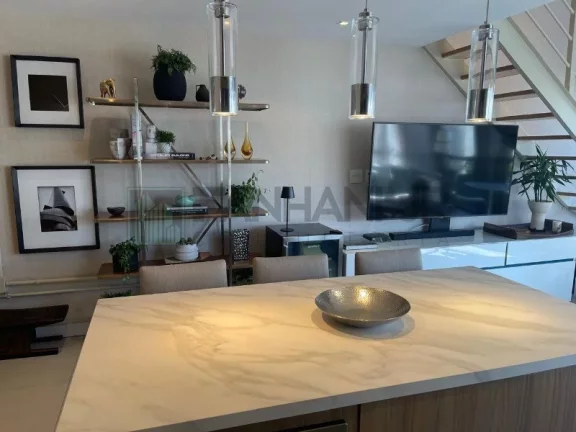 Venha se encantar com esta incrível cobertura/loft moderna, localizada em um dos bairros mais nobres de São Paulo, no Jardins! Com um design sofisti