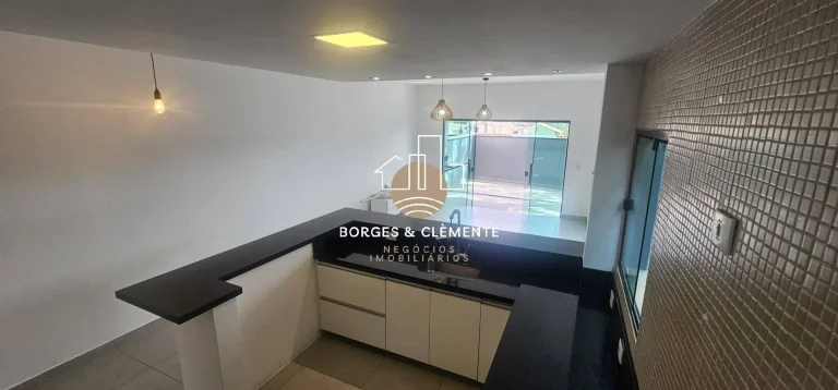 Imagem Sobrado Moderno com Suíte Master e Acabamento Premium no Jardim Maristela