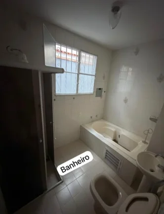 Imagem Casa para Venda em Rio de Janeiro, Campo Grande, 2 dormitórios, 1 banheiro, 3 vagas