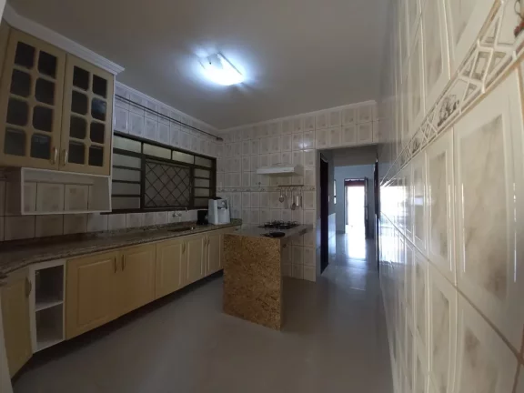 Imagem LINDA CASA NO JARDIM LUCÉLIA, SEMIMOBILIADA, COM CASA DE 3 CÔMODOS NOS FUNDOS