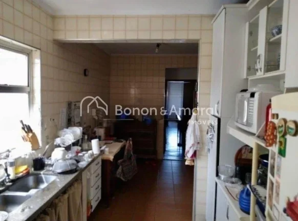 Imagem Localizado em uma das regiões mais desejadas de Campinas, este apartamento no Cambuí oferece confo...