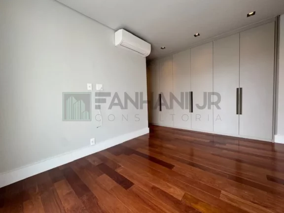 Imagem Apartamento de Luxo na Vila Nova Conceição: 2 quartos, 2 suítes, 3 salas, 3 banheiros, 2 vagas, 134m² - São Paulo-SP.