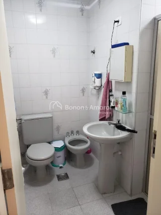 Imagem Este imóvel conta com dois dormitórios, dois banheiros, sala de estar integrada à sala de jantar,...