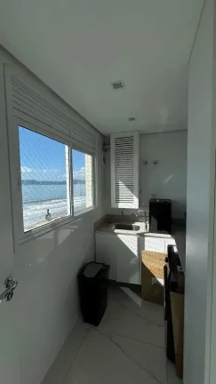 Imagem Apartamento com 4 suítes e 3 vagas de garagem em Meia Praia - Itapema/SC