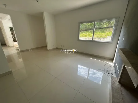Imagem Alugo casa em condomínio São 4 dormitórios, sendo 2 suítes, além de 3 banheiros,