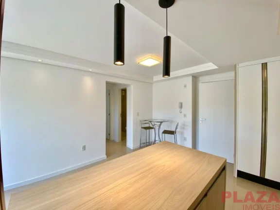 Imagem Apartamento no Centro | 2 Dormitórios (1 Suíte) | 2 Salões de Festas | Semi Mobiliado | Balneário Camboriú – SC