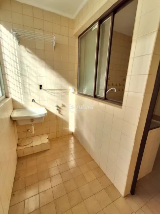 Apartamento de 2 dormitórios com garagem