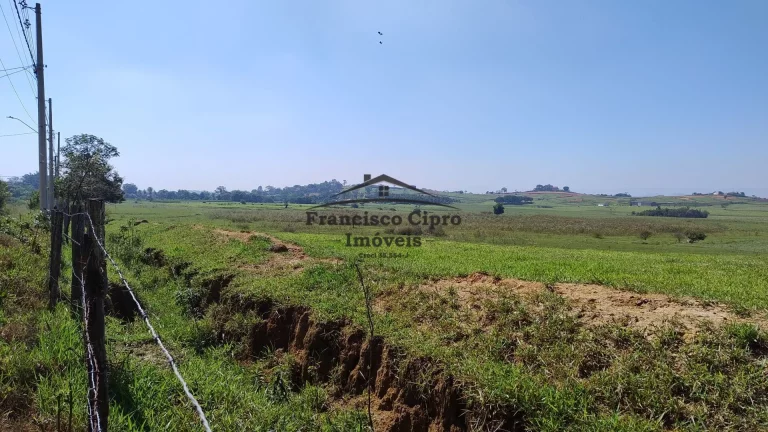 Imagem Sítio à venda no bairro Chácaras Piagui - Guaratinguetá/SP