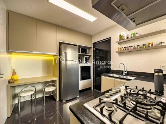 Imagem Apartamento de alto padrão com 131 m², totalmente mobiliado e com acabamento impecável, em locali...