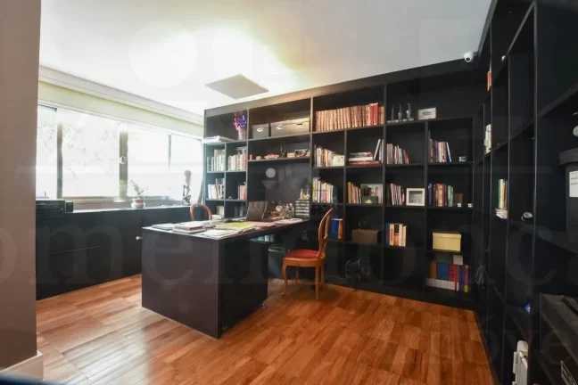 Imagem Apartamento reformado à venda em Higienópolis com 3 quartos e 2 vagas, 210m2