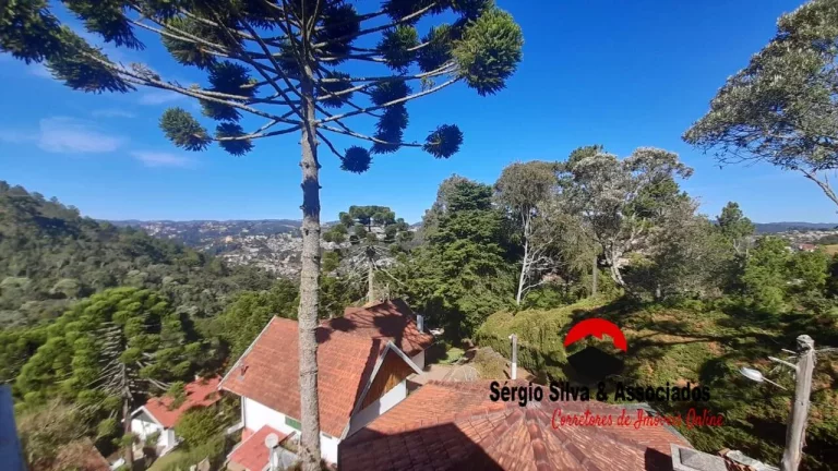 Imagem Casa a Venda na Região do Alto do Vale Encantado em Campos do Jordão - SP