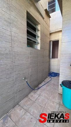 Imagem Casa à venda no Tatuapé, São Paulo-SP, com 3 quartos, 1 sala, 3 vagas de garagem e 155m² !