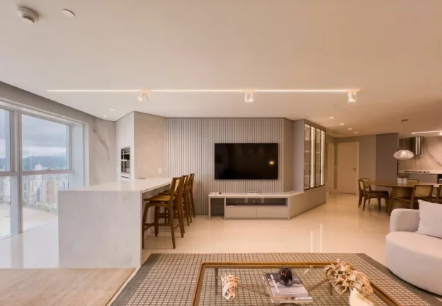 Imagem Apartamento com 3 dormitórios à venda sendo 3 suítes, 164.96 m² por - R$ 10.399.000,00 - Pioneiros - Bal. Camboriú/SC