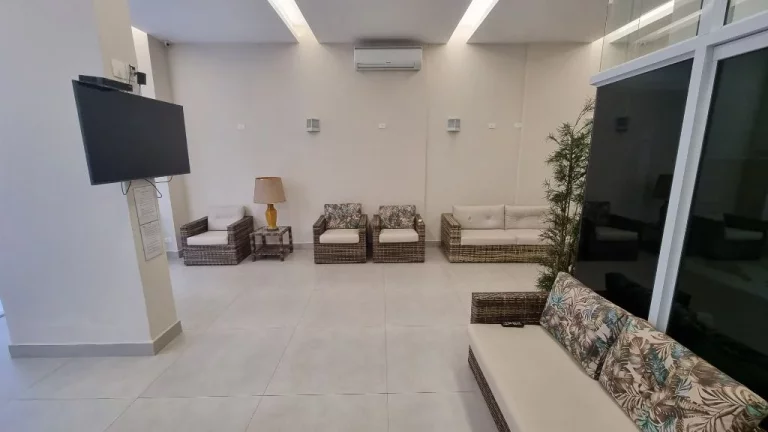 Imagem PITANGUEIRAS- UMA QUADRA DA PRAIA, LOCALIZAÇÃO ESPETACULAR , GARAGEM NO PRÉDIO.