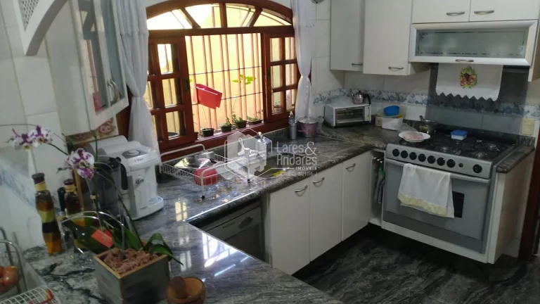 Imagem Sobrado à venda, 300m², 4 dormitórios (sendo 3 suítes) + 1 Dep. Empregada, 4 vagas, Churrasqueira- Vila Isolina Mazzei, São Paulo, SP