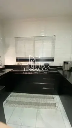 Imagem CASA TÉRREA COM ACONCHEGANTE ÁREA GOURMET À VENDA NO JARDIM DAS TULIPAS EM JUNDIAÍ SP