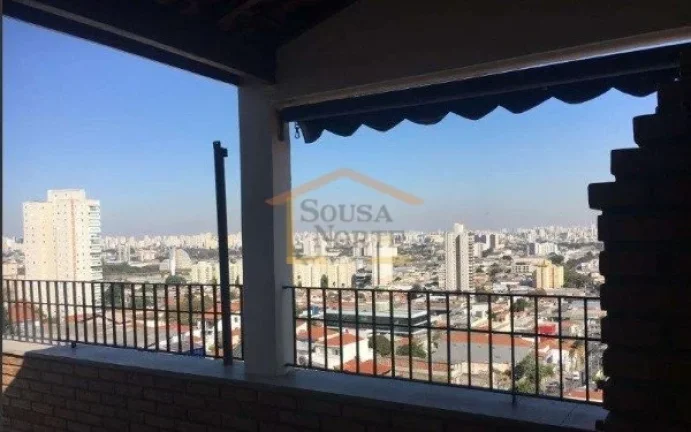 Imagem Cobertura duplex, 140m², possui 3 dormitórios, sendo 1 suíte, todos com pisos de madeira, proporc...