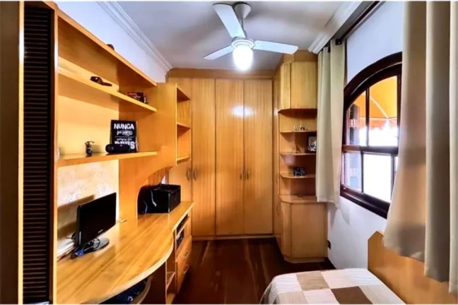 Imagem Sobrado Sustentável: Residência Aconchegante com Energia Renovável, Espaço Gourmet, Suítes Luxuosas e Memórias Inesquecíveis em 150m²