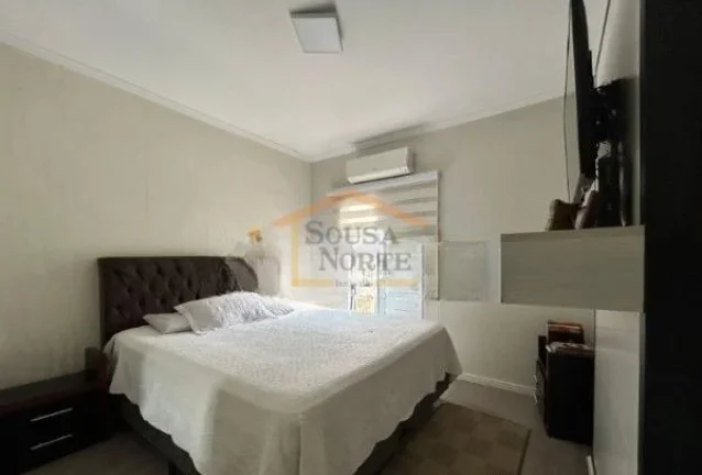 Imagem Casa em condomínio com 90 m². Possui 3 dormitórios, sendo 1 suíte, 3 banheiros, sendo 2 lavabos,...