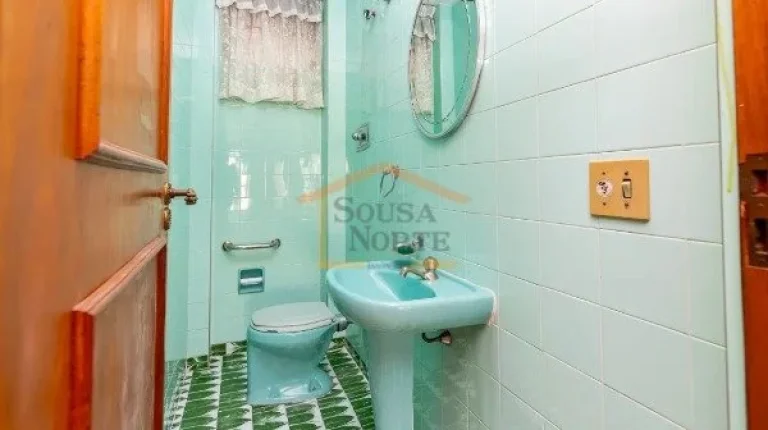 Imagem Apartamento com 254 m² de área, composto por 3 dormitórios, sendo 1 suíte, 4 banheiros, varanda,...
