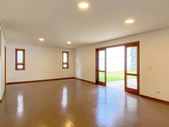 Imagem Casa com 3 dormitórios à venda, 290 m² por R$ 1.650.000,00 - Granja Viana -
