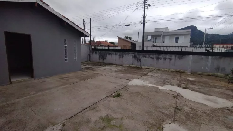 Imagem CASA PARA VENDA E/OU LOCAÇÃO NO BAIRRO INDAIÁ - CARAGUATATUBA