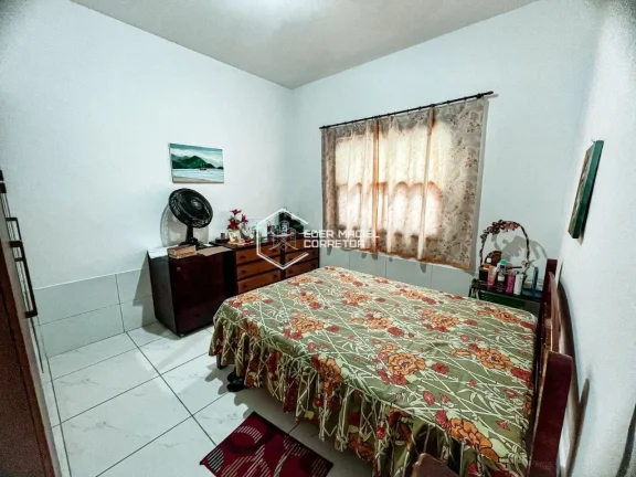 Imagem A poucos minutos das águas da Praia do Porto Novo, essa casa é o refúgio perfeito para quem busca...