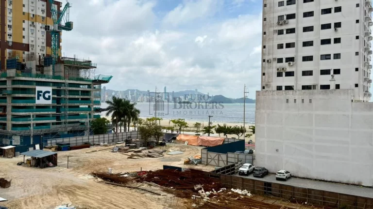 Imagem Apartamento Quadra Mar para locação temporada com 03 dormitórios