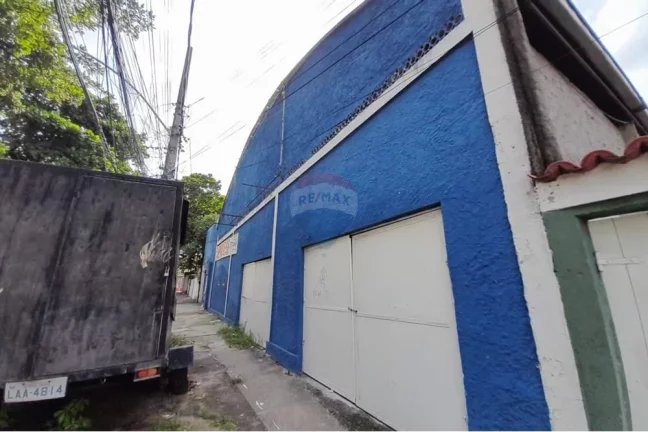 Imagem Galpão com 987 m² no bairro de Quintino no Rio de Janeiro