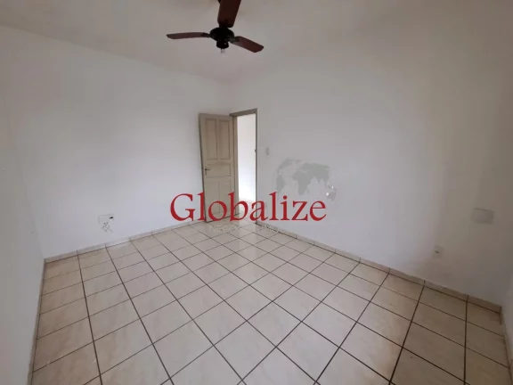Imagem Apartamento à venda com 55m², 2 quartos, 1 banheiro, rua tranquila por R$320.000,00 na Aparecida em Santos