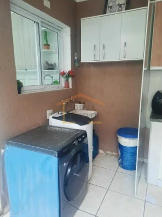 Imagem Sobrado em condomínio fechado, bem tranquilo e muito arborizado, 3 dormitórios, sendo 1 suíte, es...