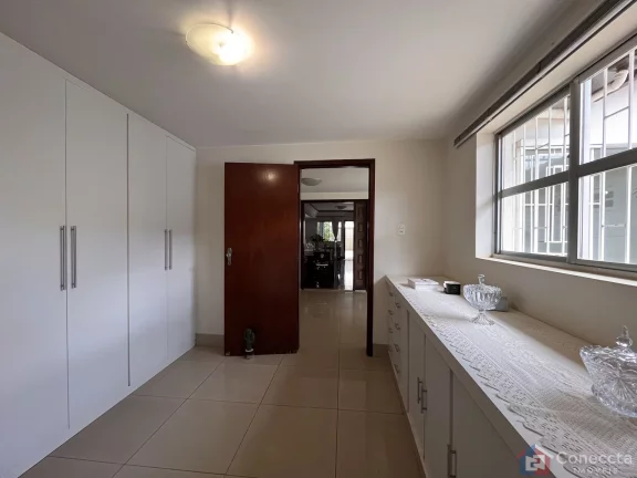 Imagem Casa à Venda no Jardim Centro em Patos de Minas – 5 Quartos, Suíte e Área Gourmet