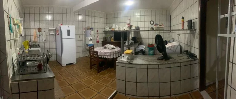 Imagem Casa à venda no Bairro Ponto Novo - Espaçosa 4/4 com suíte e 250 vagas de garagem!