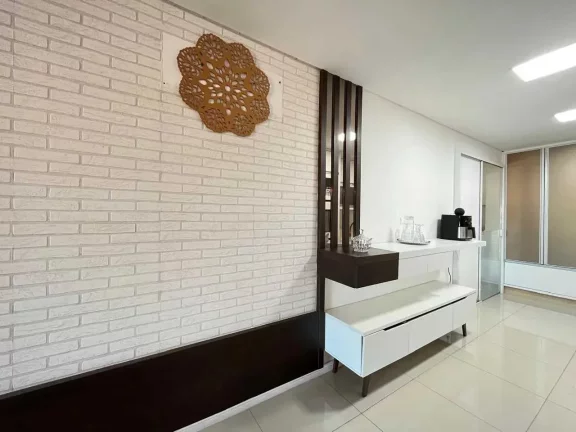 Imagem Apartamento Semimobiliado com 3 dormitórios sendo 1 suítes e 2 vagas de garagem em Itajaí