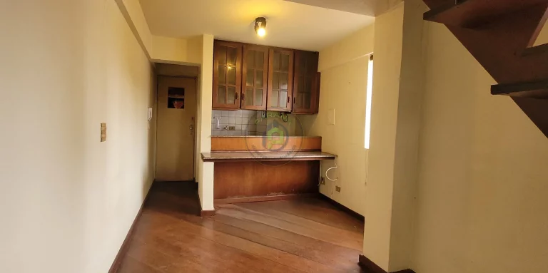 Imagem Apartamento duplex com um quarto e mezanino, garag