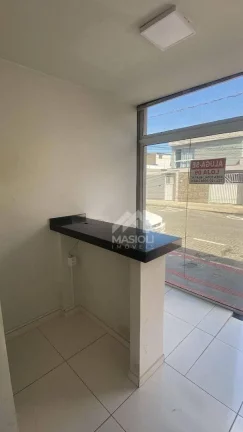 Imagem NOVAS Lojas de Esquina em rua movimentada no bairro Itapuã