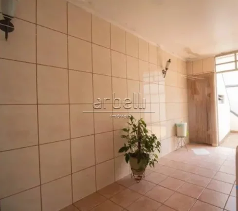 Imagem Casa térrea com 177 M², 2 dormitórios, banheiro com gabinete no lavatório e box em vidro, ampla ...