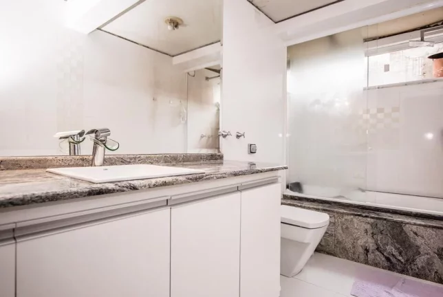 Imagem Sobrado 4 quartos no Santo Inácio.