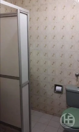 Imagem Casa com 2 pavimentos à venda, 5 quartos (1 suíte) no bairro da tamarineira, Recife-PE.