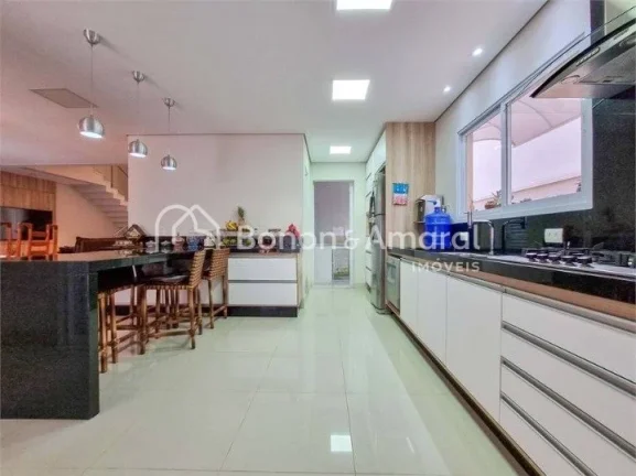 Imagem Excelente casa com 251m² de construção. Possui 4 vagas na garagem, Ao entrar nesta casa dos sonho...