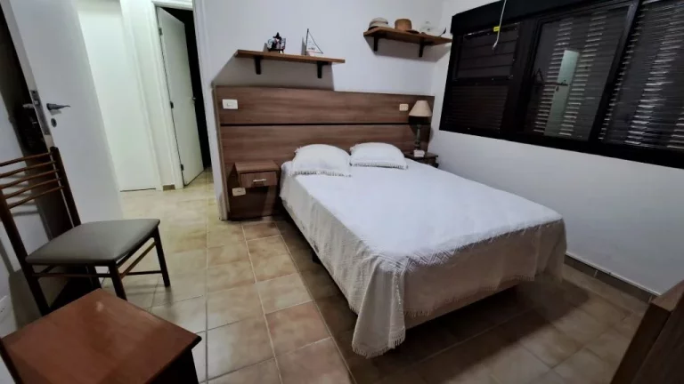 Imagem APARTAMENTO COM 3 DORMITÓRIOS, 2 VAGAS, PRÉDIO COM PISCINA E CHURRASQUEIRA.
