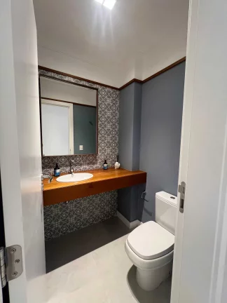 Imagem Apartamento a 250m do mar com 2 dormitórios sendo 2 suítes e 2 vagas de garagem em Bombinhas/SC