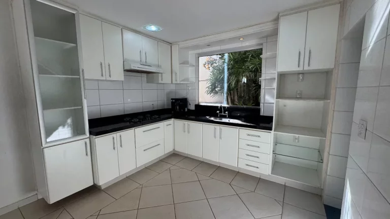 Imagem Casa de vila para venda em Santo Agostinho com 3 quartos, sendo 1 suíte, 232m2