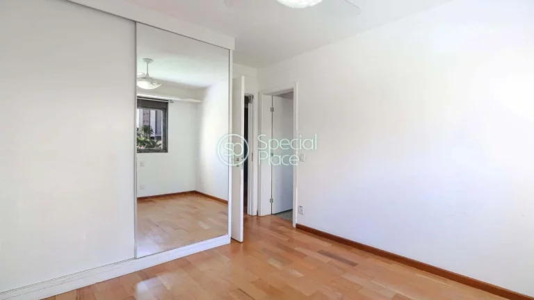 Imagem Excelente apartamento com 140mÂ² na Vila Andrade, Morumbi. Amplo living com lareira e terraÃ§o espaÃ...