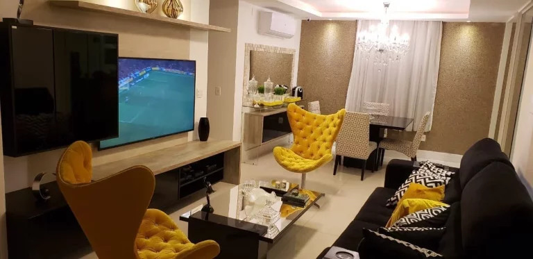 Imagem Maravilhosa casa triplex em Camboinhas com elevador em rua fechada.