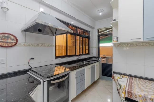 Imagem Excelente sobrado 130m² à venda, com 3 dormitórios, 2 vagas de garagem coberta, por R$695.000-Pirituba - SP