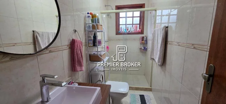 Imagem Casa com 4 dormitórios à venda, 171 m² por R$ 1.090.000 - Cascata do Imbuí - Teresópolis/RJ