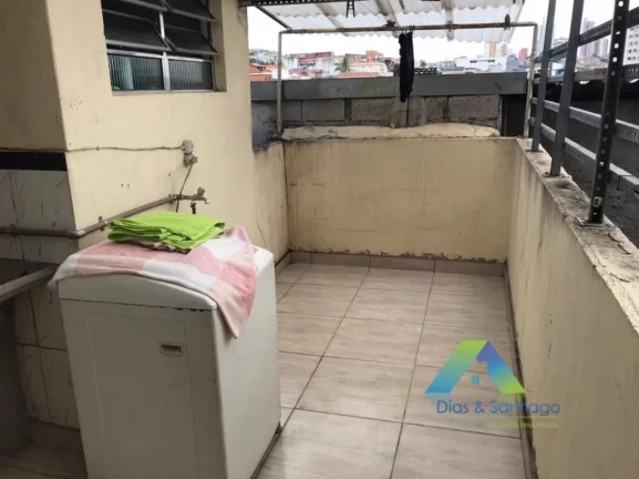 Imagem Sobrado com 157 metros, 3 dormitórios, 2 banheiros, 1 vaga com excelente localização e valor !