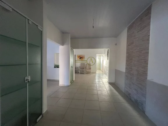Imagem Casa lote inteiro á venda com 3 quartos (1 sendo suíte) - Jd. Peruíbe